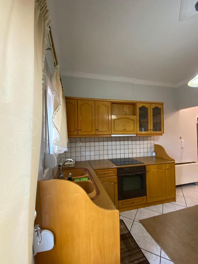 Апартаменты Sitara'S House Карпенисион Экстерьер фото